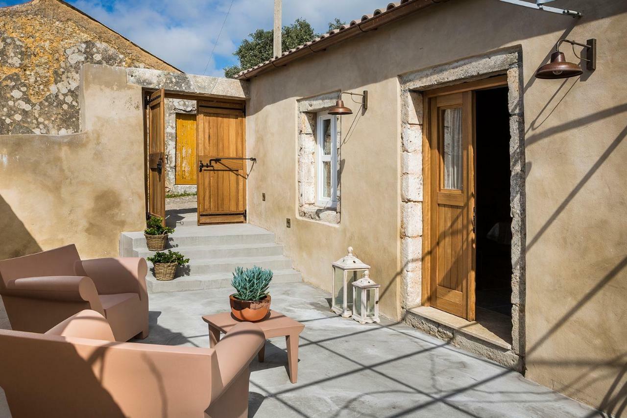 Villa Daniela - Saint Nikolas Retreat Faraklata المظهر الخارجي الصورة